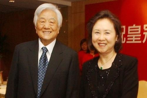 平鑫涛、琼瑶夫妇合影。(台湾联合报系资料照片／记者杨士正 摄)